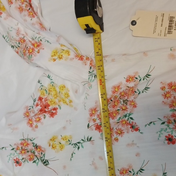 NEW ST JOHN'S BAY Floral Women's Top - White with Yellow and Red Accents - Picture 11 of 13